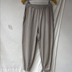 Vuori Dream Knit Boyfriend Sweatpant in walnut